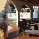 Vid-bil Βίλα